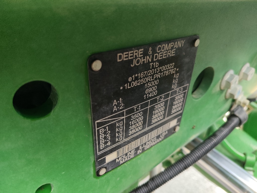 Tracteur JOHN DEERE 6R250 - photo slide 7
