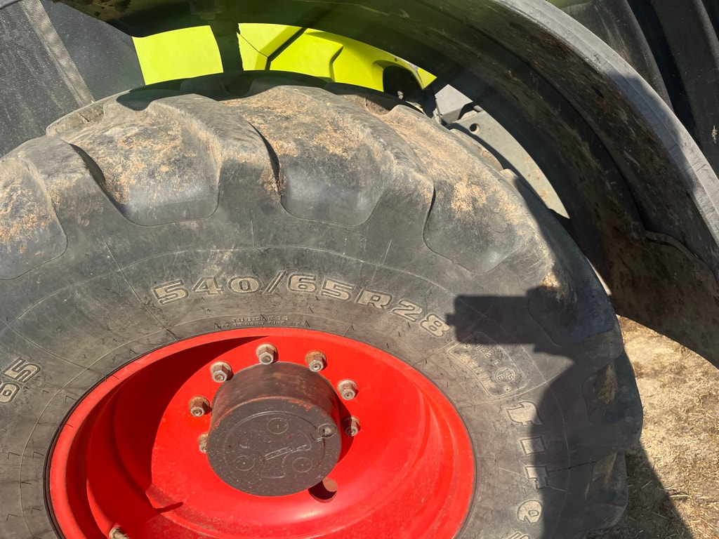 Tracteur CLAAS Arion 620 - photo slide 5