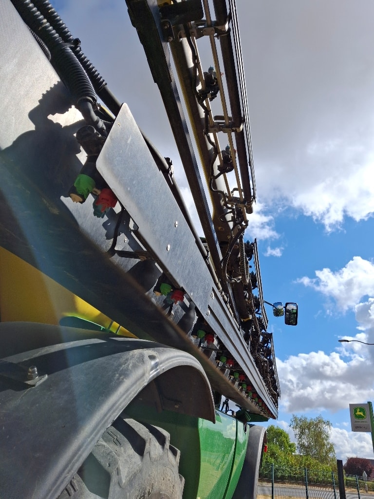 Pulverisateur automoteur JOHN DEERE R4150 - photo slide 13