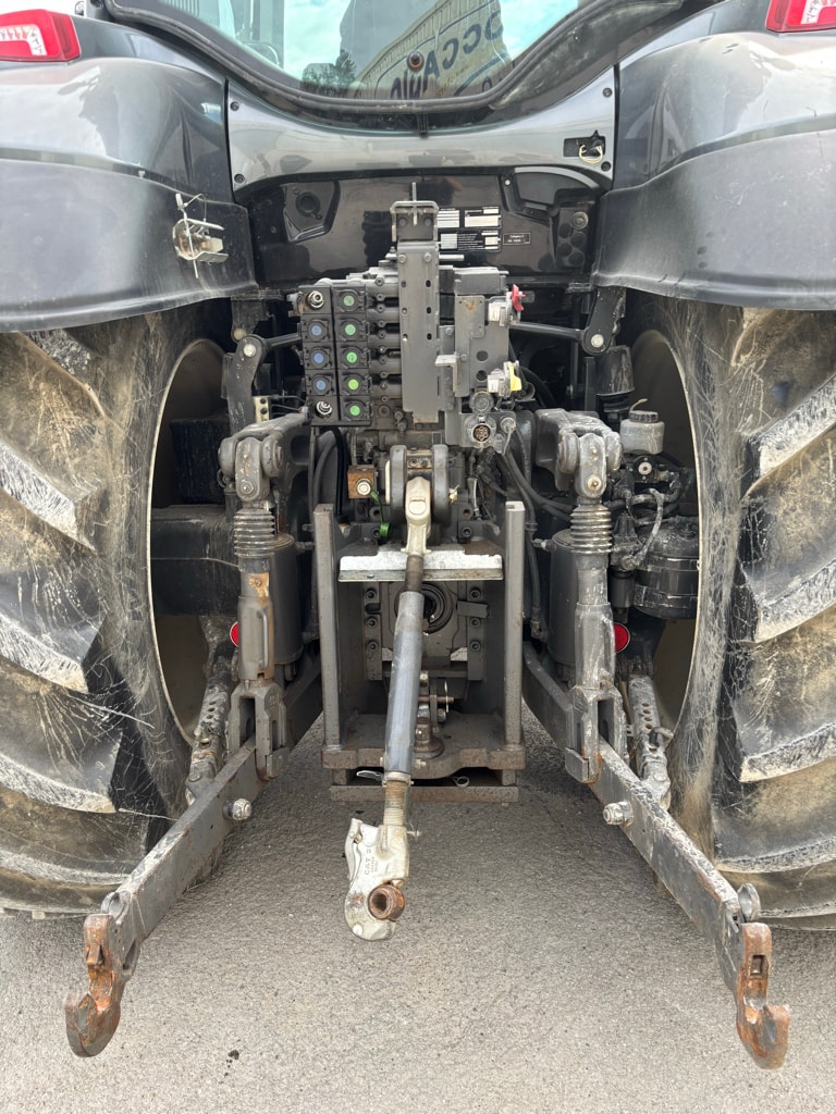 Tracteur VALTRA T194 - photo slide 10