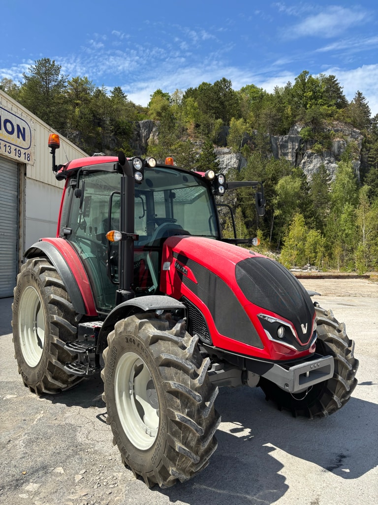Tracteur VALTRA A85 - photo slide 2