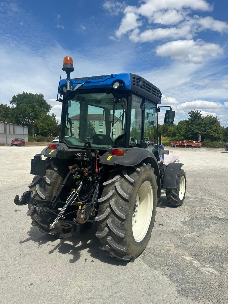 Tracteur fruitier NEW HOLLAND  T4.80 F - photo slide 3