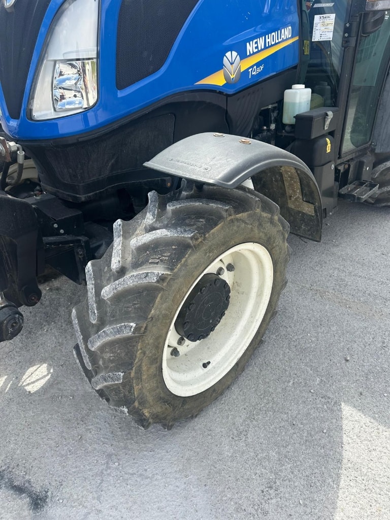 Tracteur fruitier NEW HOLLAND  T4.80 F - photo slide 12