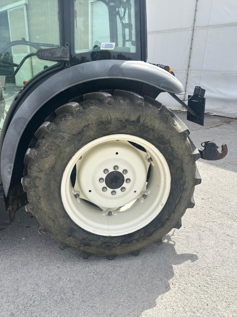 Tracteur fruitier NEW HOLLAND  T4.80 F - photo slide 13