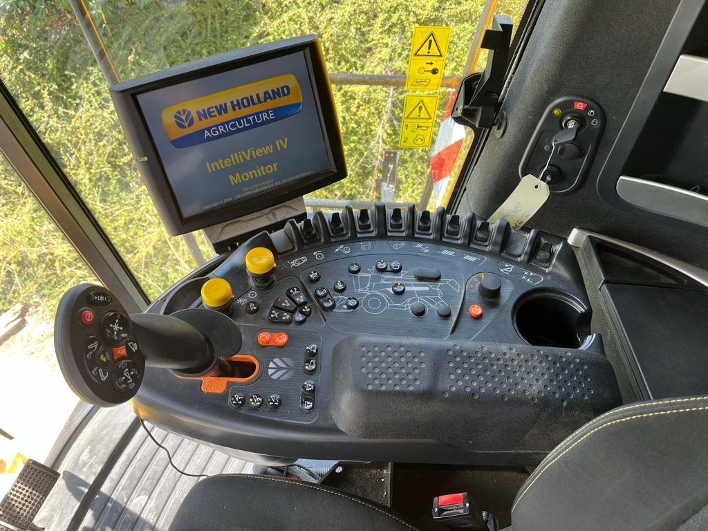 Moissonneuse NEW HOLLAND CR 9.90 REVELATION - photo slide 17