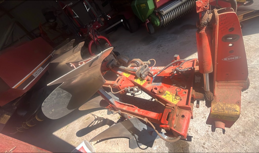 Charrue KUHN Vari master102 - photo slide 2