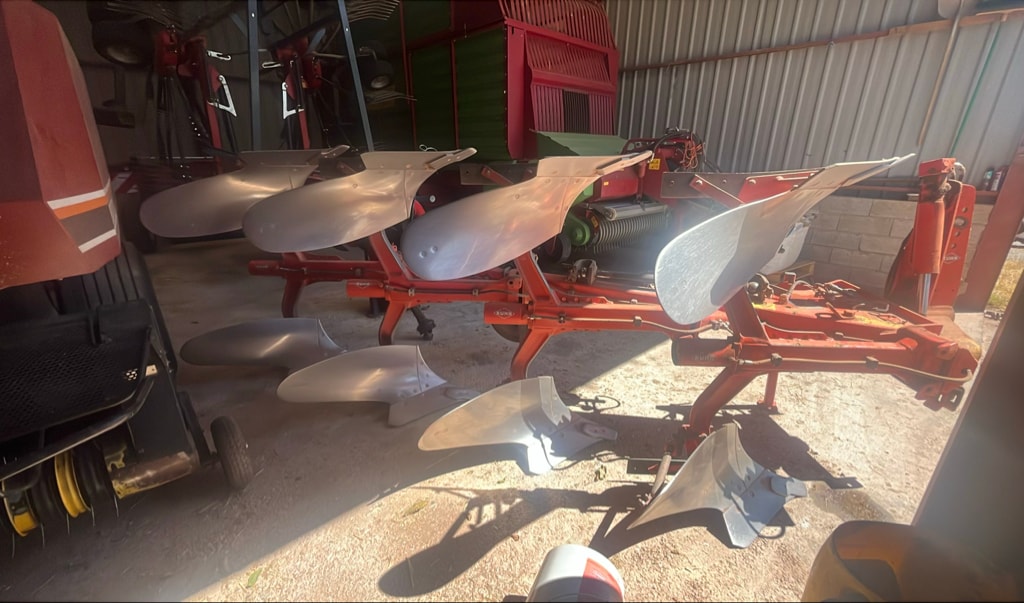 Charrue KUHN Vari master102 - photo slide 3
