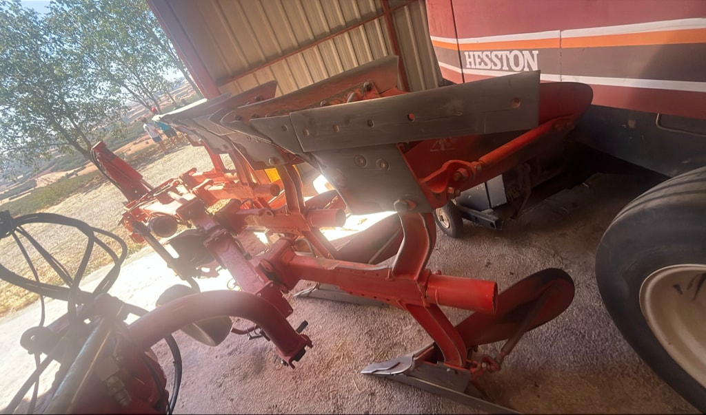 Charrue KUHN Vari master102 - photo slide 4