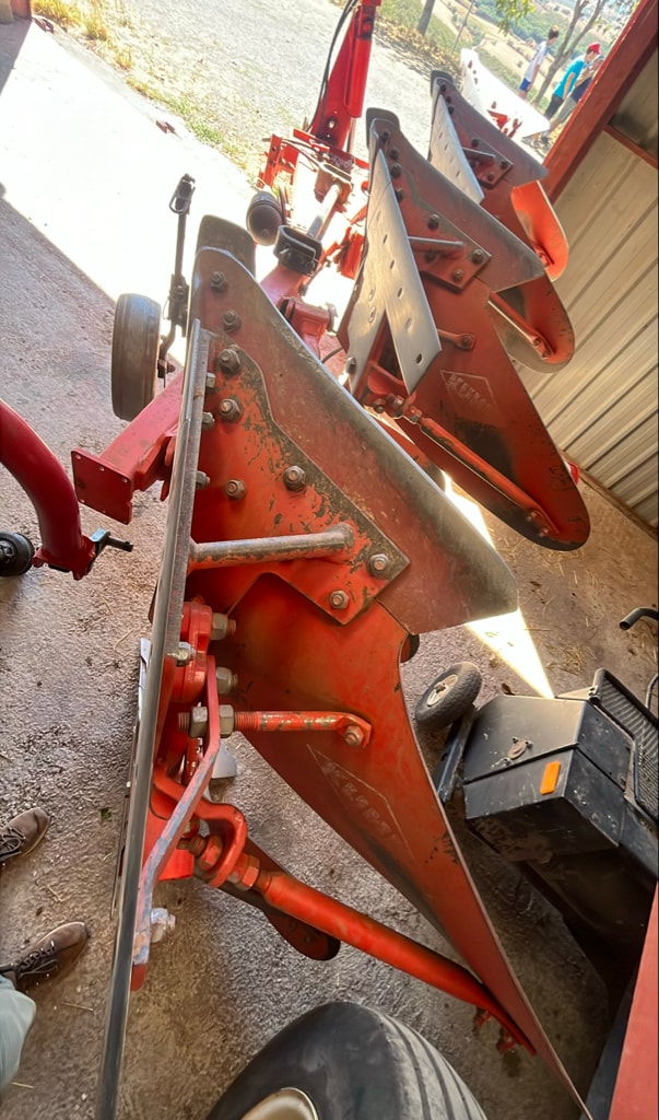 Charrue KUHN Vari master102 - photo slide 6