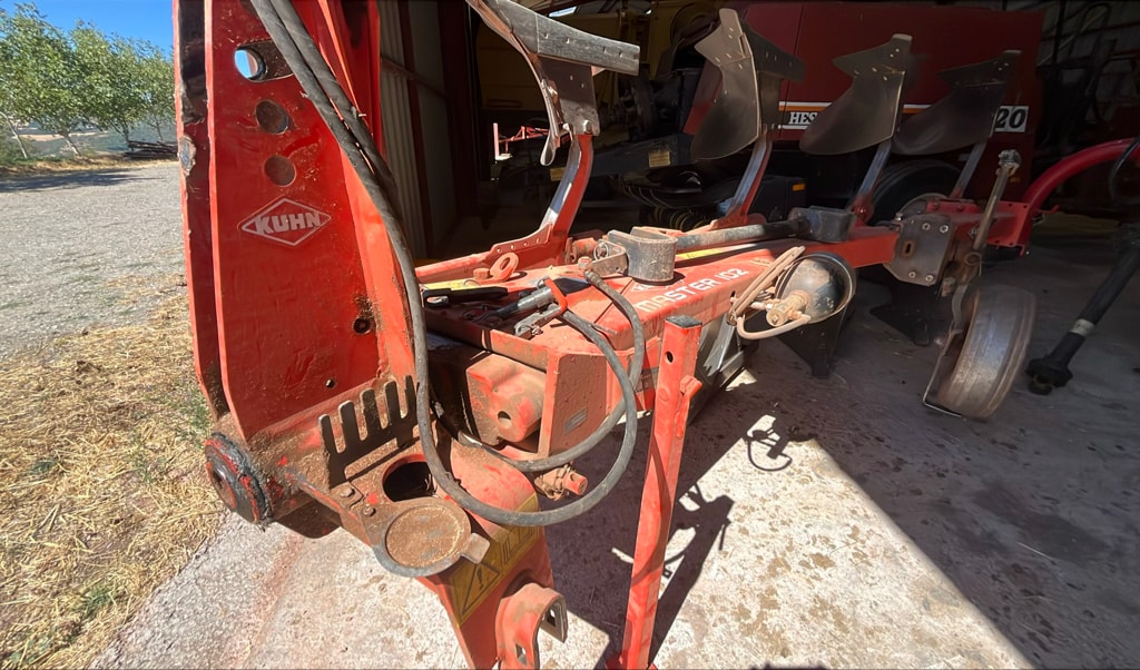 Charrue KUHN Vari master102 - photo slide 10