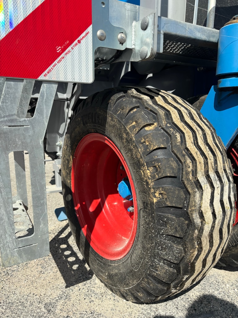 Trémie frontale LEMKEN Solitaire 23+ - photo slide 8