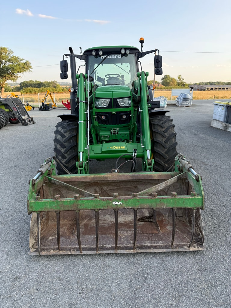 Tracteur chargeur JOHN DEERE 6110 M COMMAND QUAD - photo slide 3