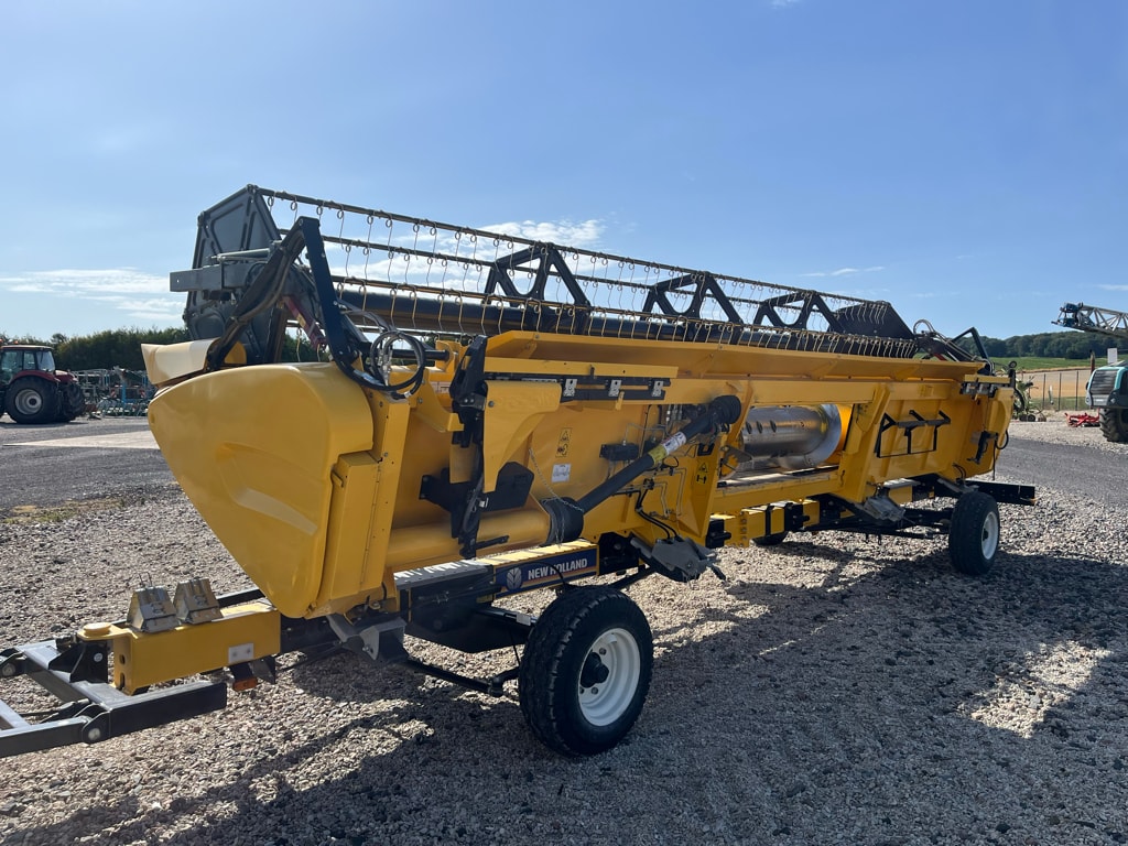 Moissonneuse NEW HOLLAND CH7.70 - photo slide 9