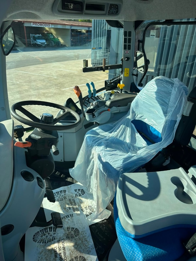 Tracteur NEW HOLLAND T7.185 Classic - photo slide 15