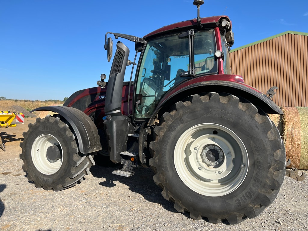 Tracteur VALTRA T235 - photo slide 6
