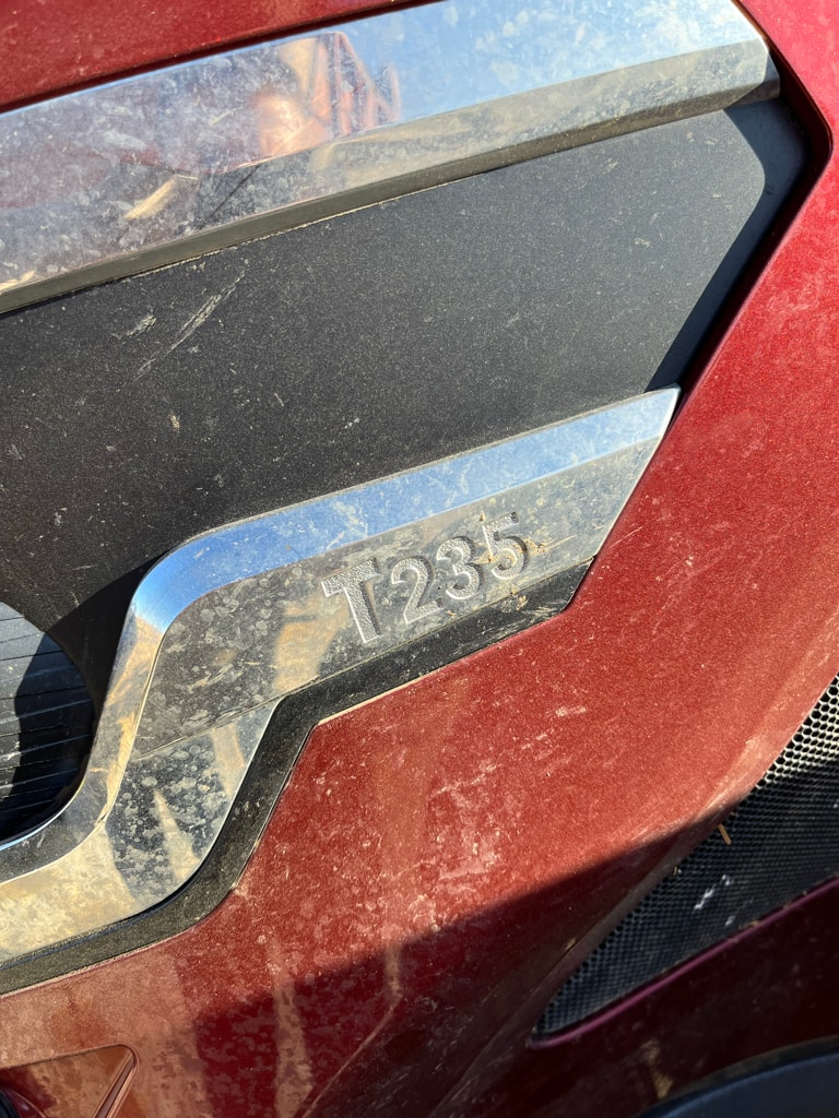Tracteur VALTRA T235 - photo slide 13