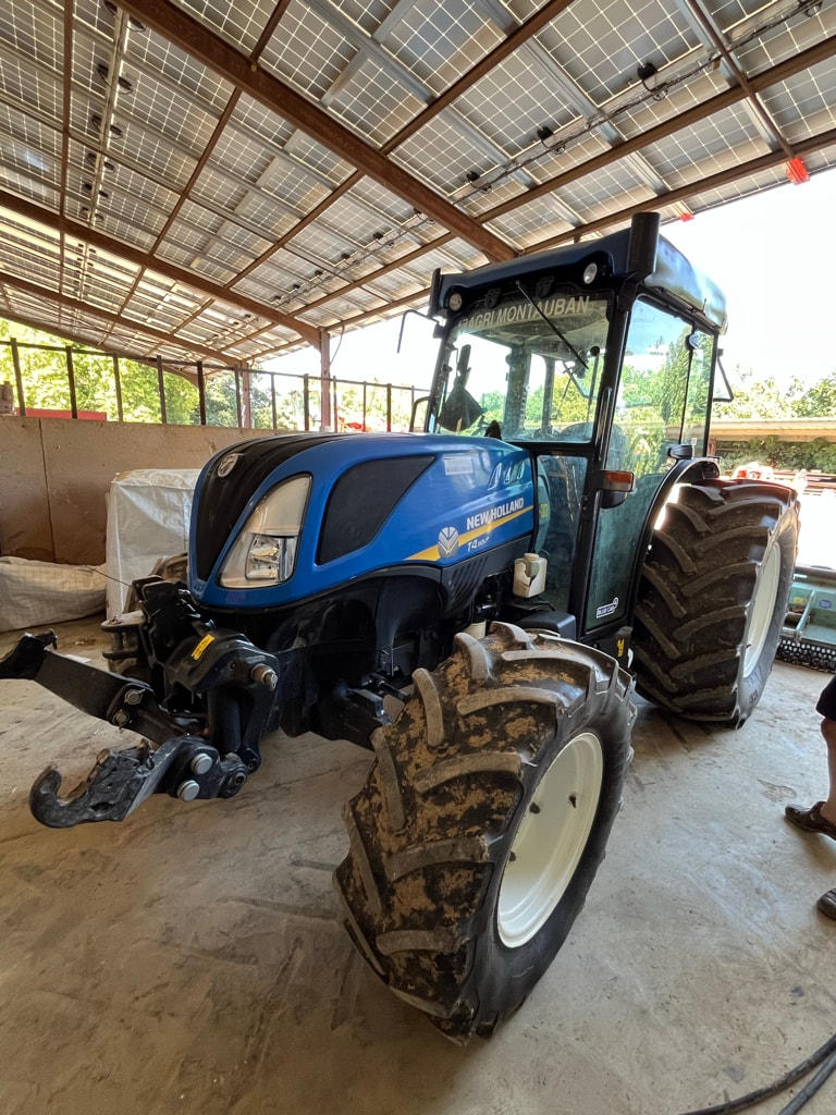 Tracteur fruitier NEW HOLLAND T4 110 LP - photo slide 1