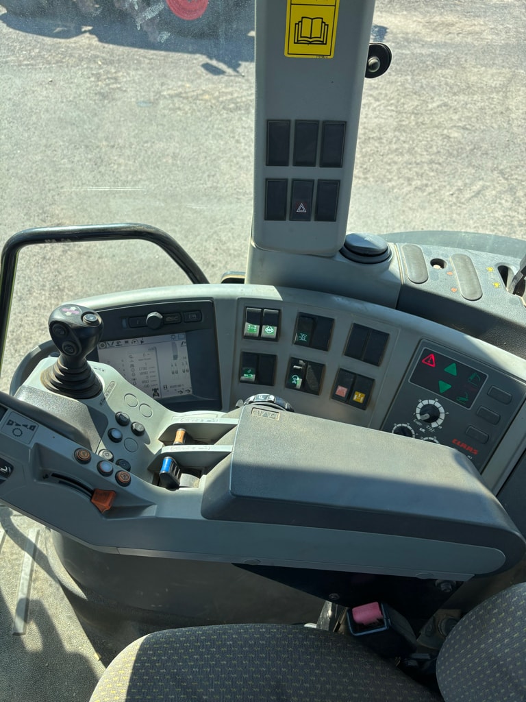 Tracteur CLAAS ARION 640 CEBIS - photo slide 13