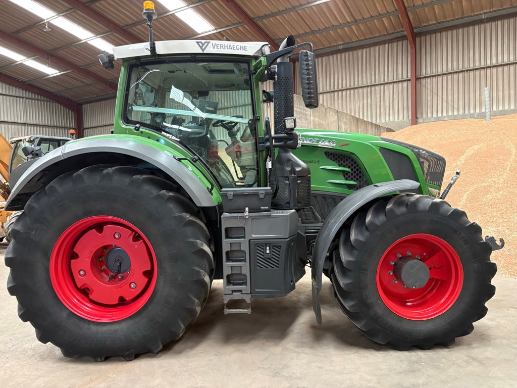 Tracteur FENDT 826 VARIO PROFI + - photo slide 2