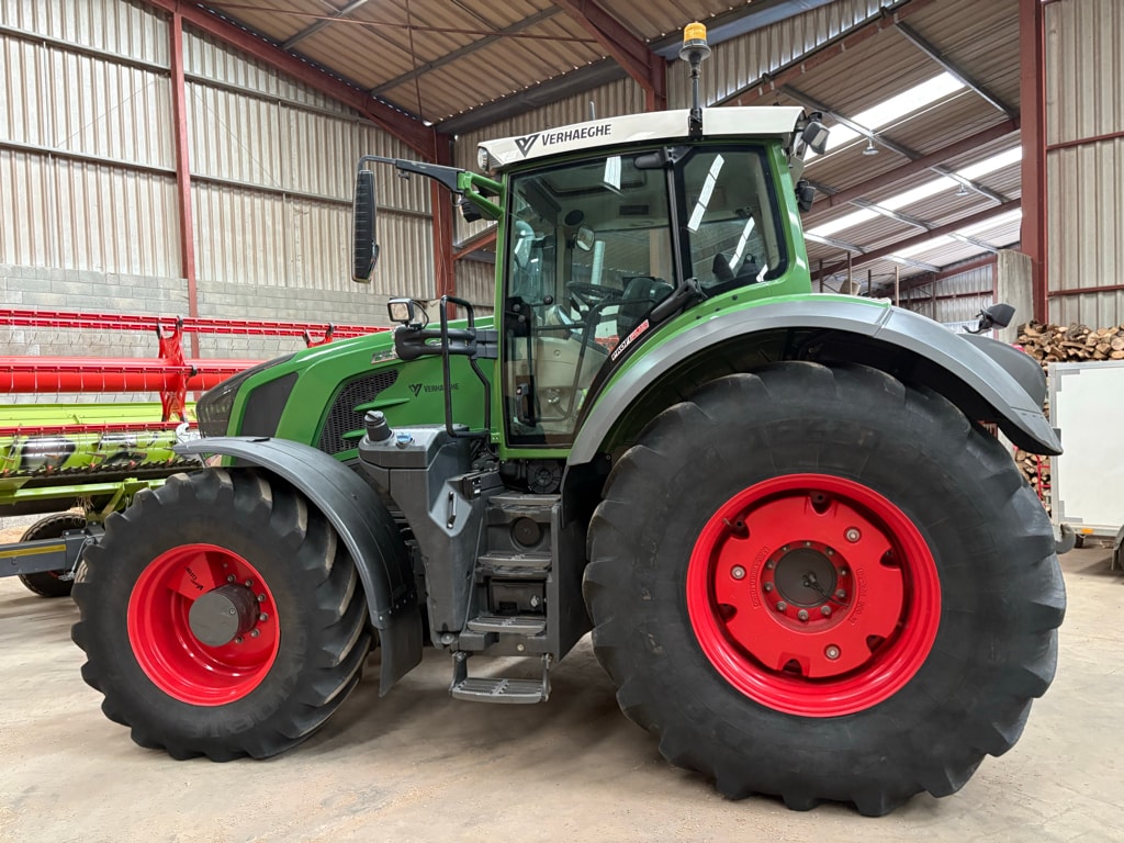 Tracteur FENDT 826 VARIO PROFI + - photo slide 1