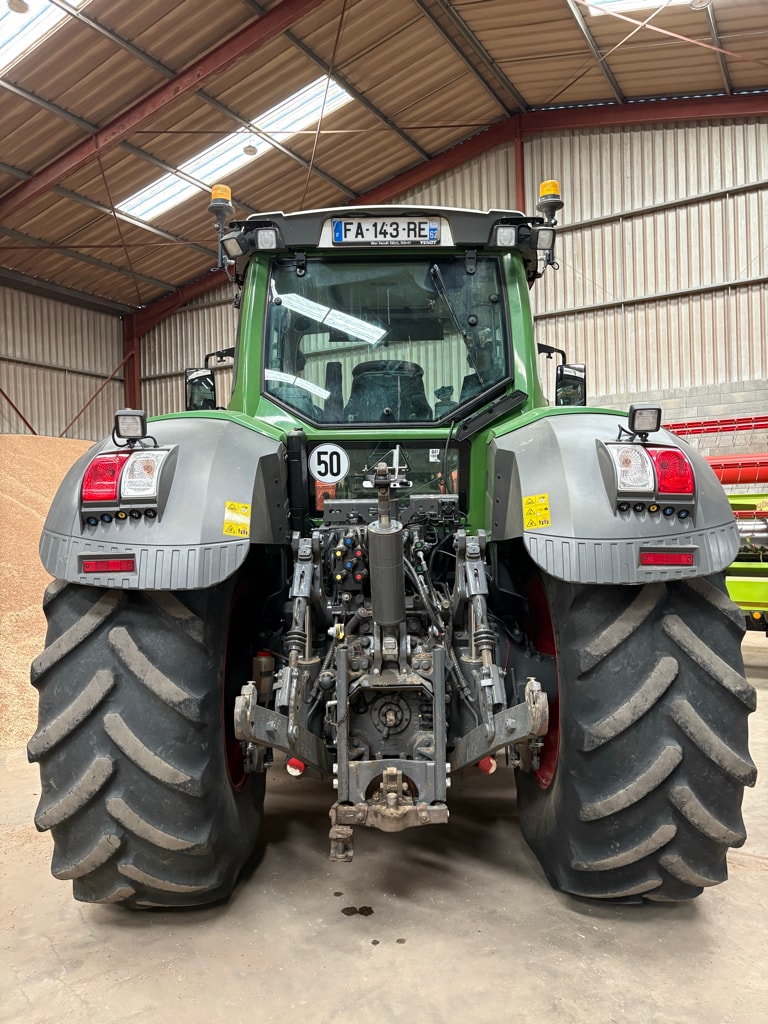Tracteur FENDT 826 VARIO PROFI + - photo slide 6
