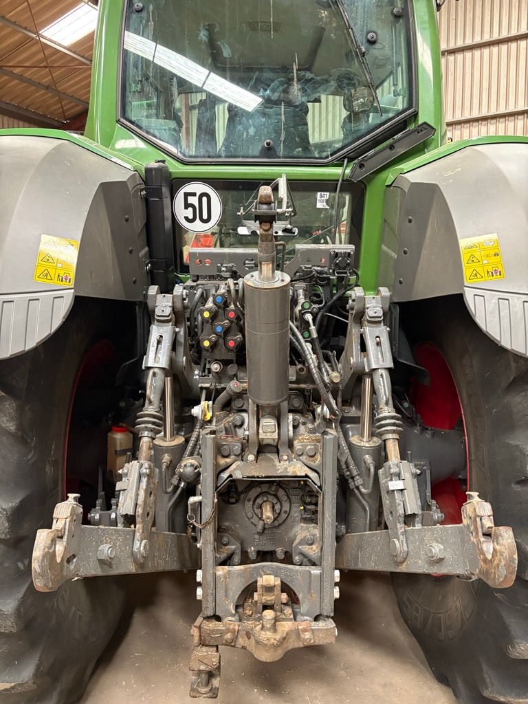 Tracteur FENDT 826 VARIO PROFI + - photo slide 7