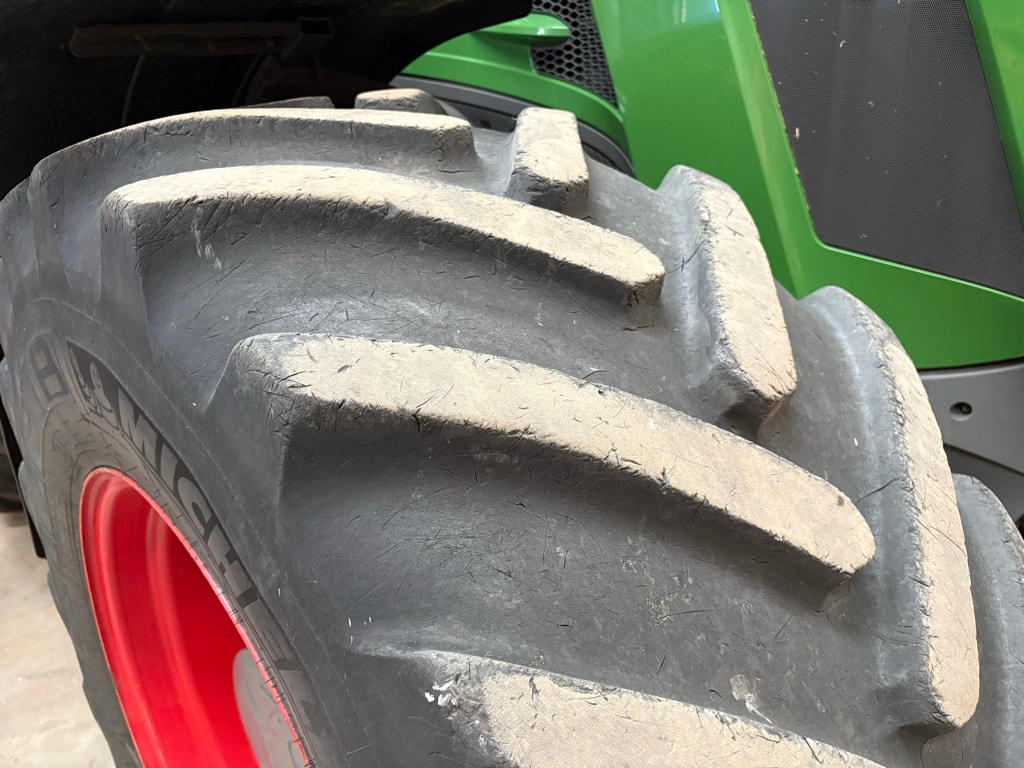 Tracteur FENDT 826 VARIO PROFI + - photo slide 10