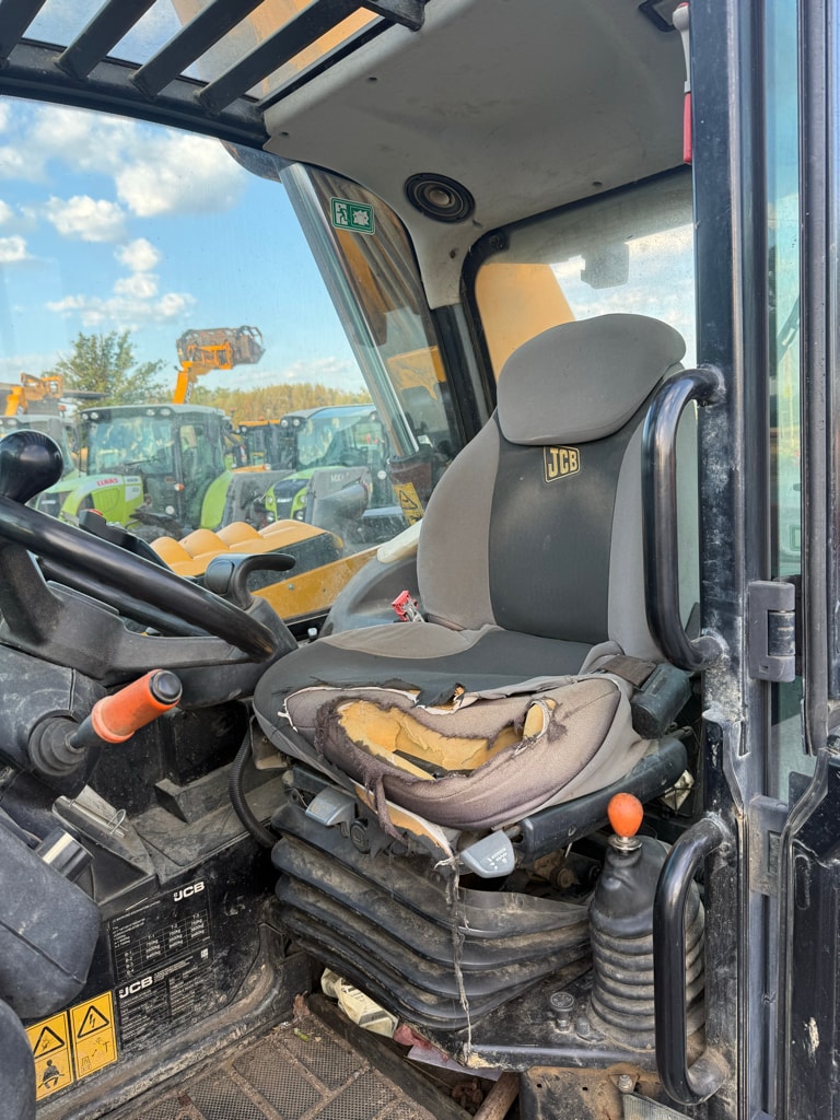 Telescopique JCB 536-60 AGRI PRO - photo slide 8