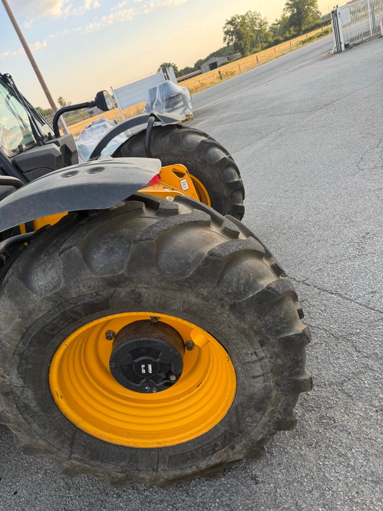 Telescopique JCB 536-60 AGRI PRO - photo slide 9