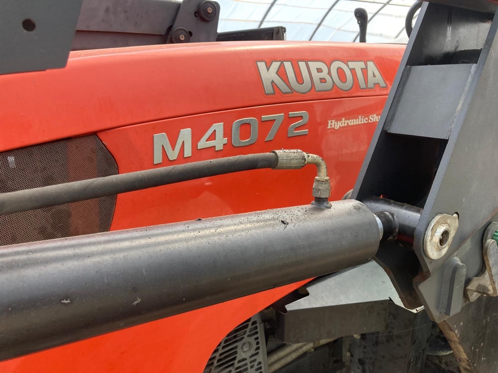 Tracteur chargeur KUBOTA M4072 - photo slide 6