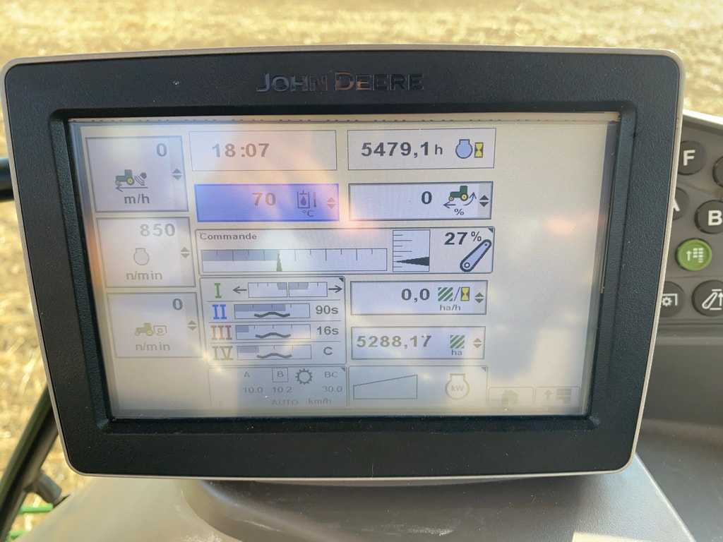 Tracteur JOHN DEERE 6210R - photo slide 13