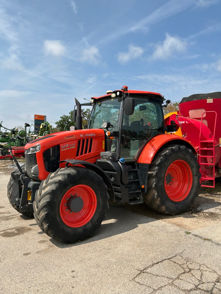 Tracteur KUBOTA M7173 KVT  - photo slide 1