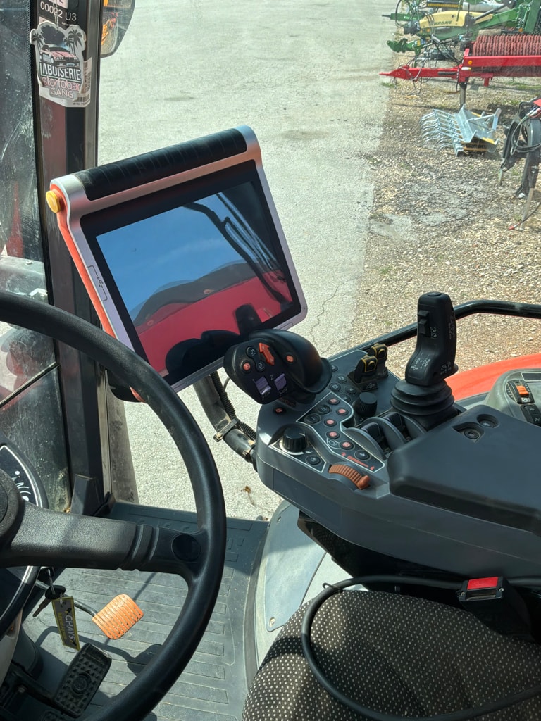 Tracteur KUBOTA M7173 KVT  - photo slide 7