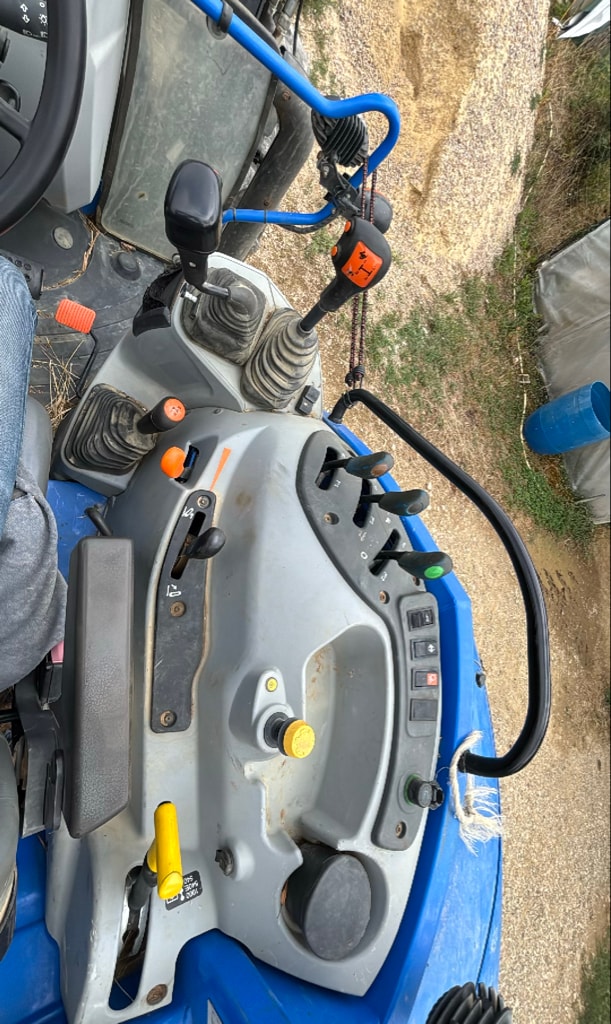 Tracteur chargeur NEW HOLLAND T5.95 dual Cmd arceau - photo slide 14