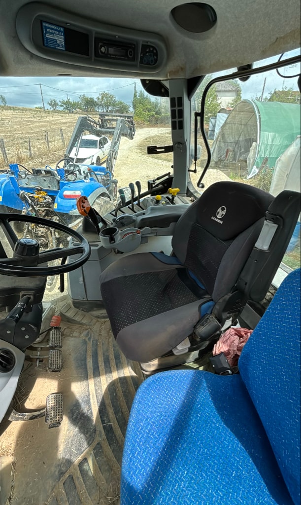 Tracteur NEW HOLLAND T6050 range command - photo slide 13