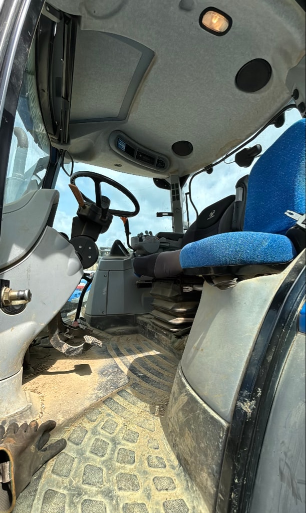 Tracteur NEW HOLLAND T6050 range command - photo slide 14