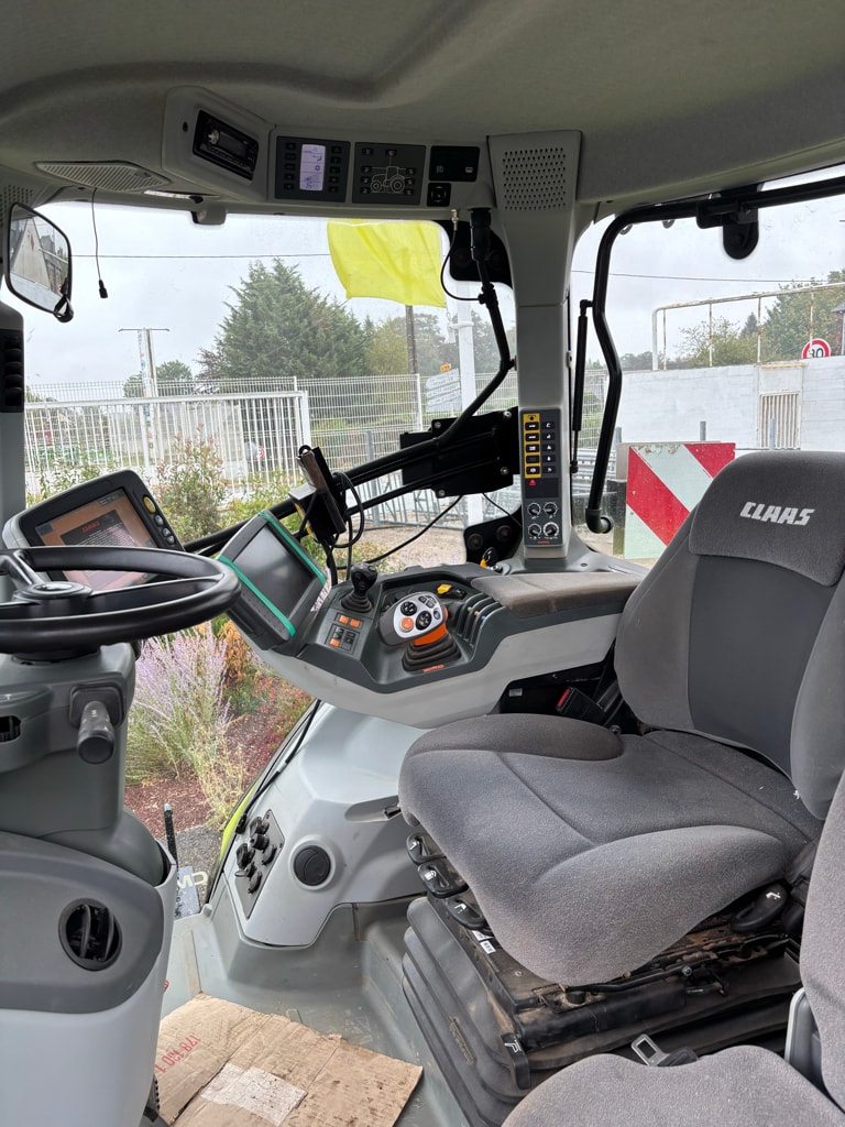 Tracteur CLAAS AXION 850 - photo slide 8