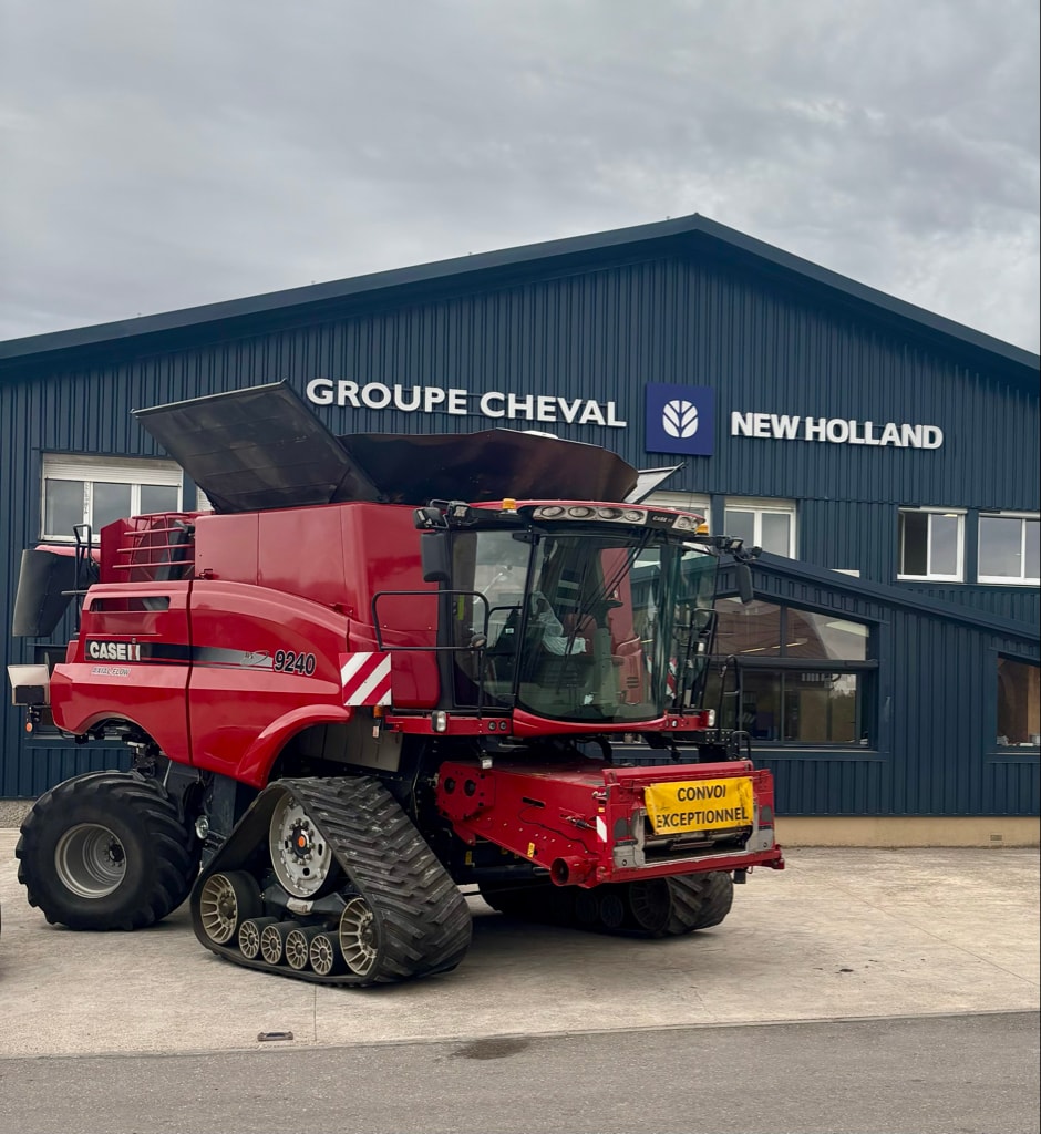 Moissonneuse CASE IH AXIAL-FLOW 9240 smart trax - photo slide 2