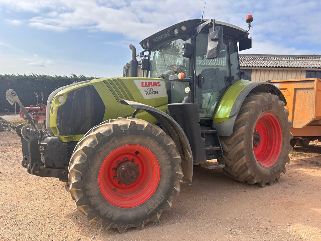Tracteur CLAAS ARION 650 - photo slide 1