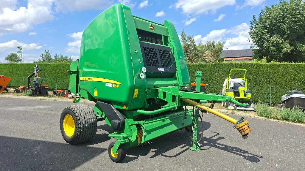 Presse balles rondes JOHN DEERE 854 MaxiCut - photo slide 1