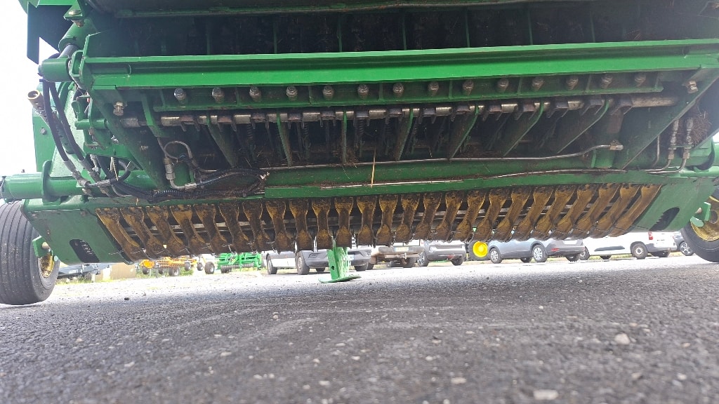 Presse balles rondes JOHN DEERE 854 MaxiCut - photo slide 11