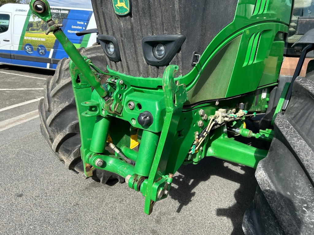 Tracteur JOHN DEERE 6210R - photo slide 10