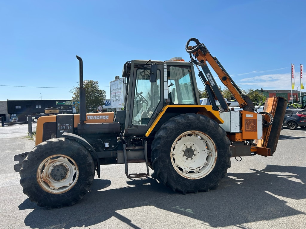 Tracteur RENAULT 110-54 - photo slide 4