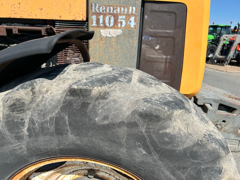 Tracteur RENAULT 110-54 - photo slide 9