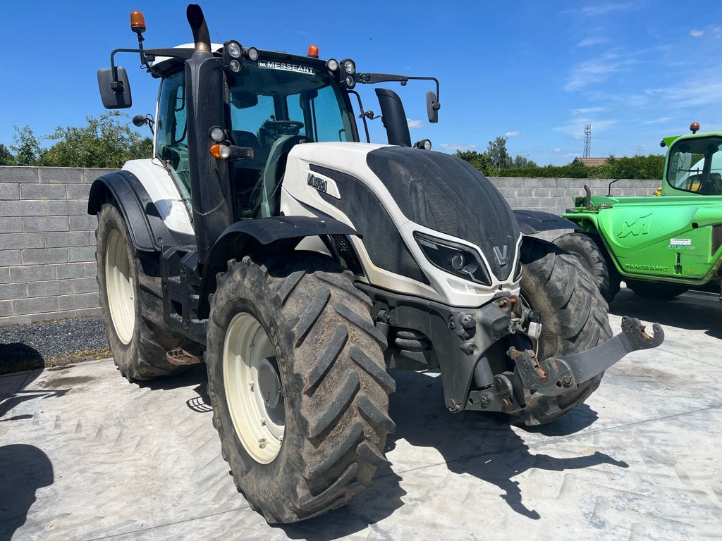 Tracteur VALTRA T174Versu  - photo slide 1