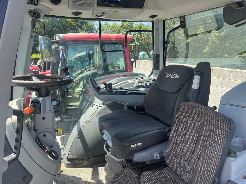 Tracteur VALTRA T174Versu  - photo slide 5