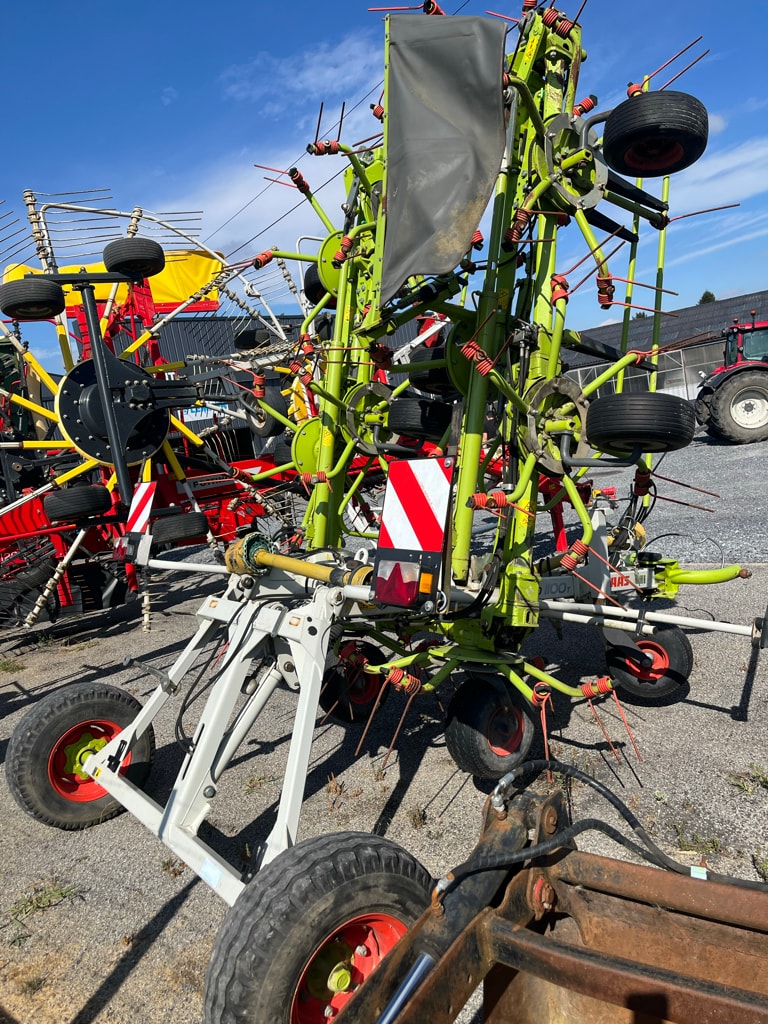 Faneuse CLAAS VOLTO 1100T - photo slide 3