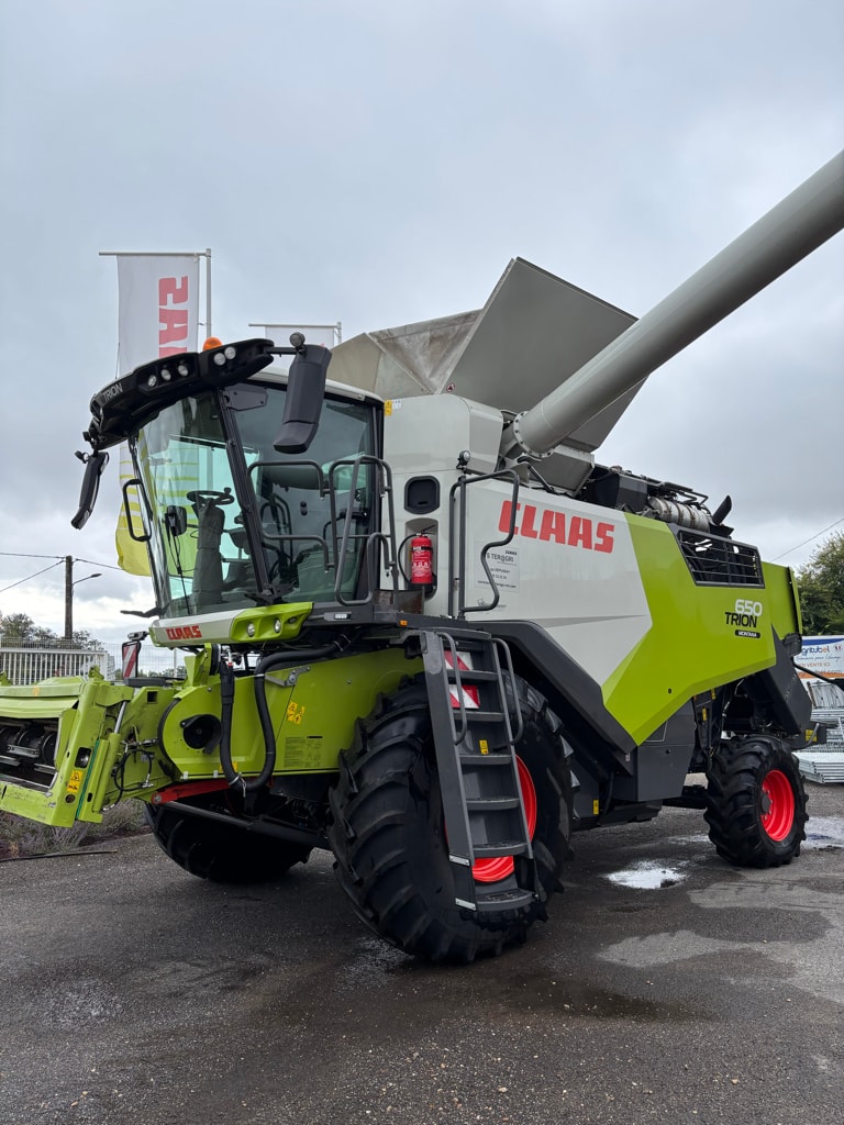 Moissonneuse CLAAS Trion 650 - photo slide 1