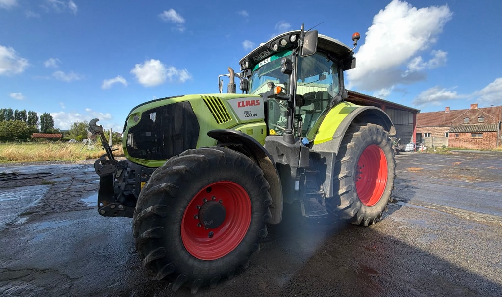 Tracteur CLAAS AXION 810 - photo slide 1