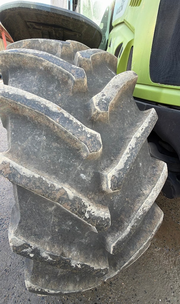 Tracteur CLAAS AXION 810 - photo slide 10